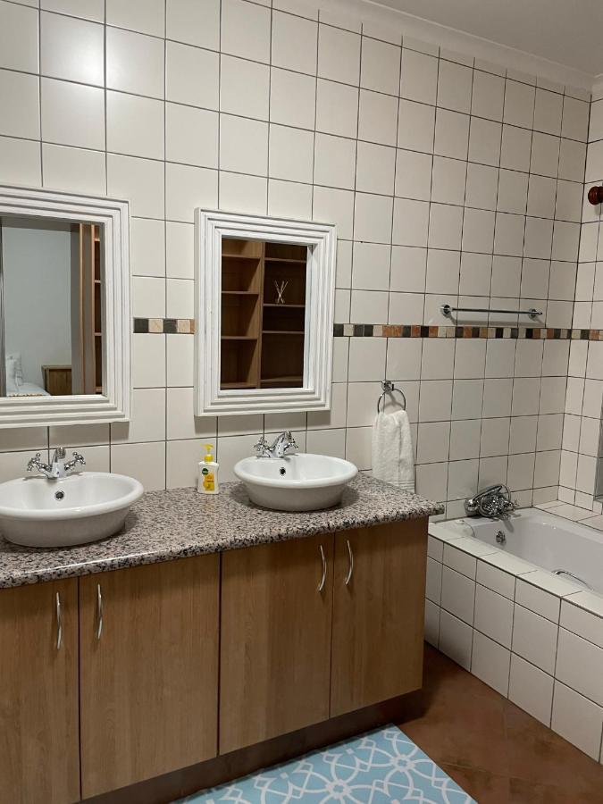 City Comfort Self Catering Віндгук Екстер'єр фото