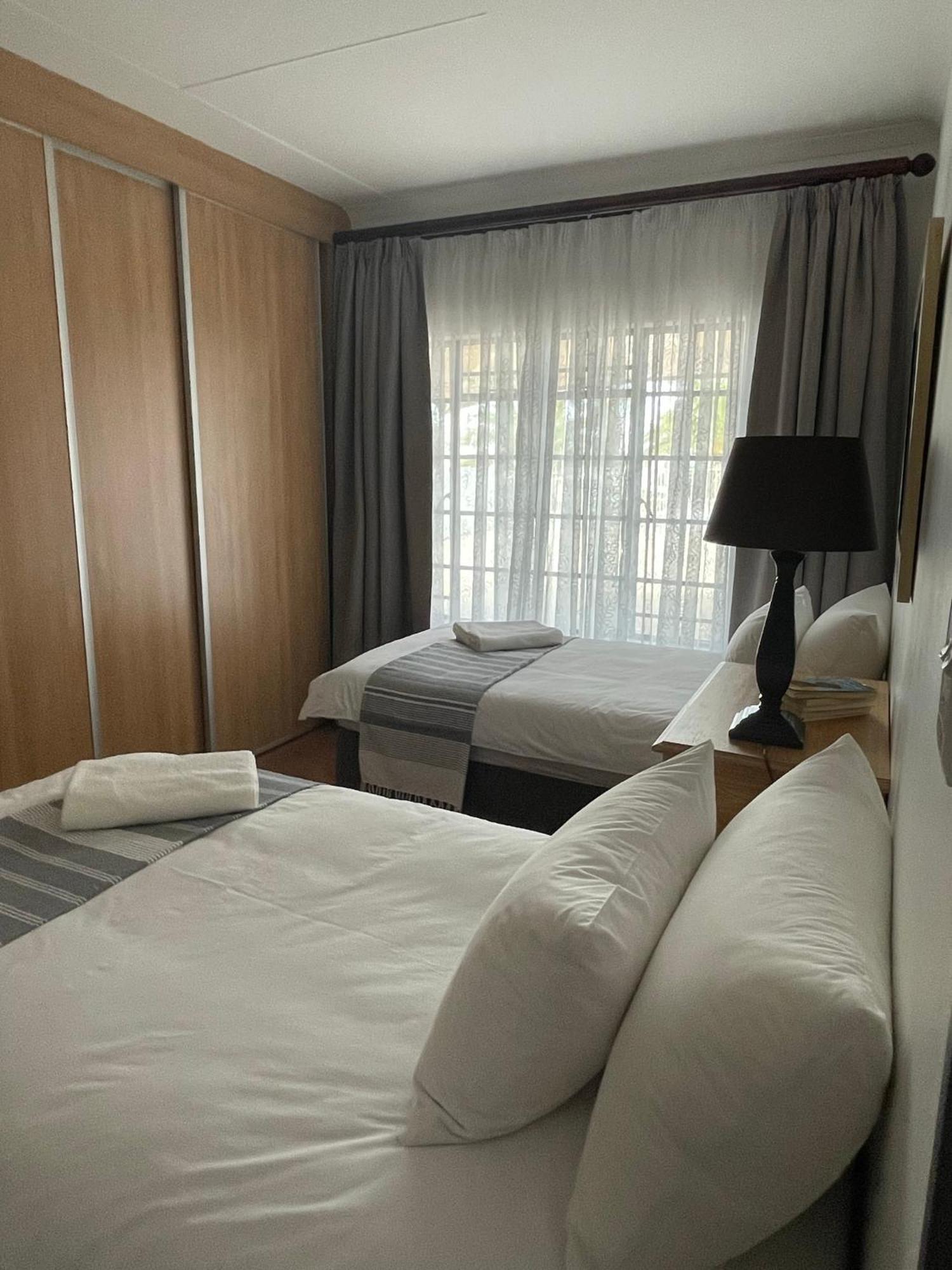 City Comfort Self Catering Віндгук Екстер'єр фото