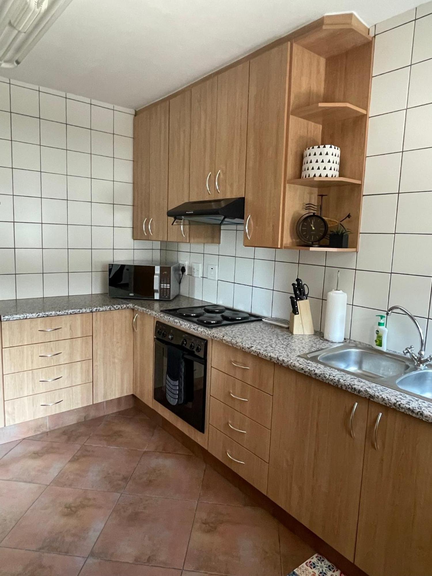 City Comfort Self Catering Віндгук Екстер'єр фото